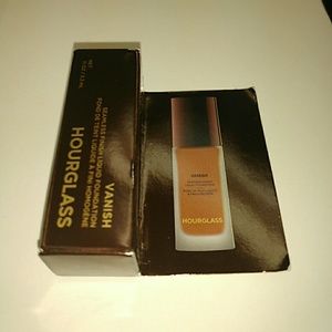Hourglass natural amber vanish